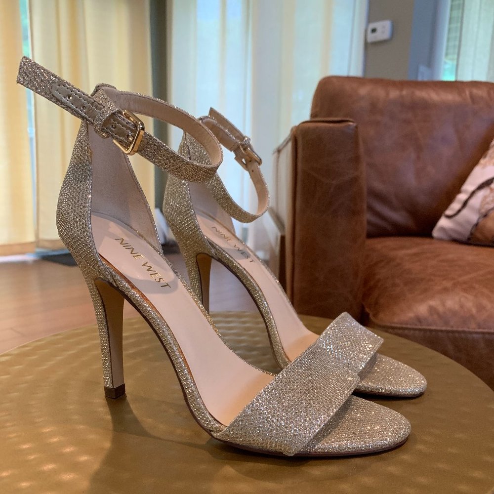 *NEW* Nine West 4 inch Gold Heels Size 6.5